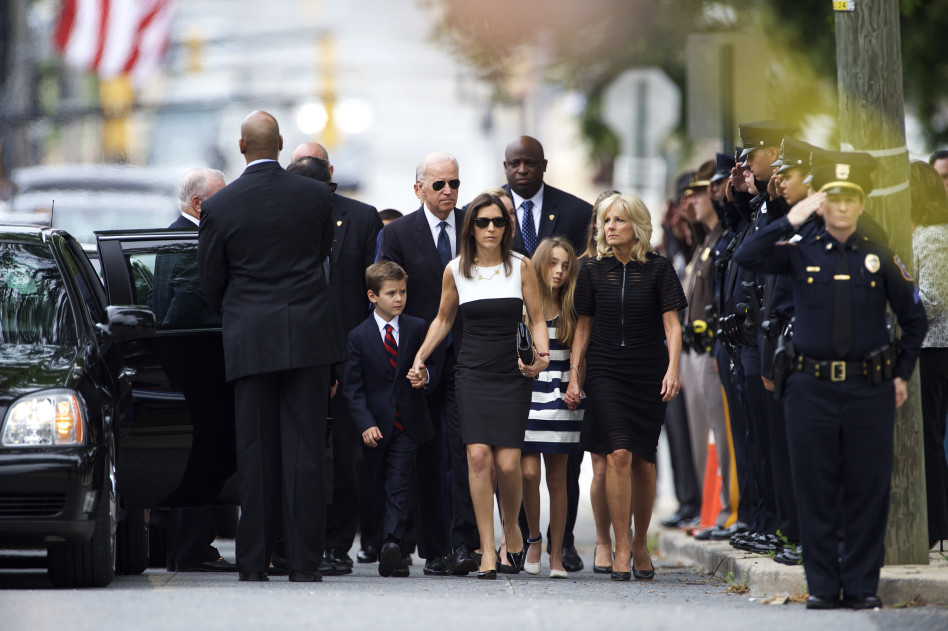 היילי ביידן וילדיה, בהלוויה של בו ביידן (צילום: gettyimages, Mark Makela)