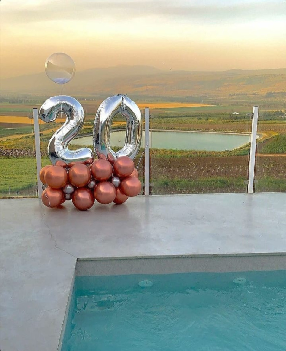 יהונתן מרגי, נועה קירל (צילום: צילום מסך אינסטגרם)