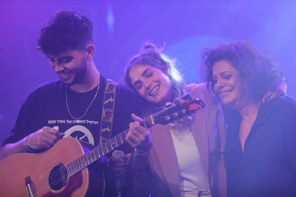 שרי, הבת אדר גולד והבן יובל (צילום: חן גלילי)