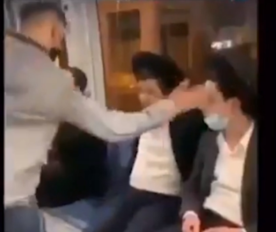 תיעוד בטיקטוק של אלימות ערבית נגד צעיר חרדי (צילום: צילום מסך טיקטוק)