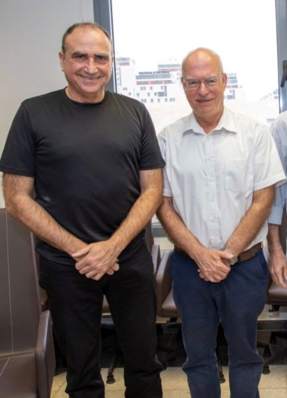 אריאל פורת ויוסי מטיאס (צילום: אוניברסיטת תל אביב)