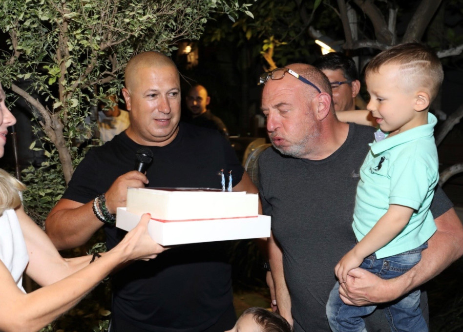 מייקל לסרי, הראל ויזל וחיליק לסרי (צילום: רפי דלויה)