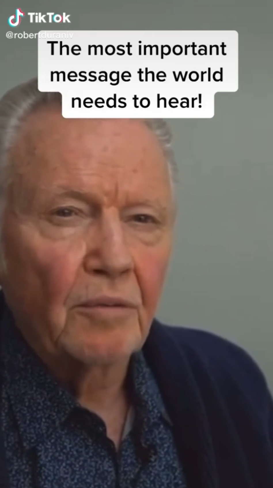 ג'ון וויט במונולוג נגד האנטישמיות (צילום: רשתות חברתיות)