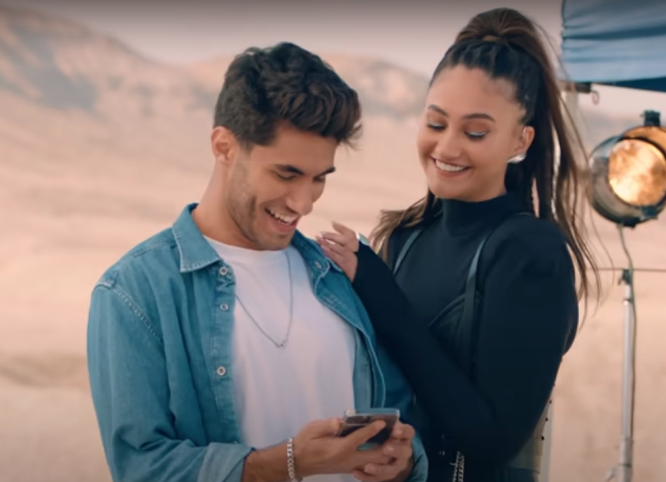 אגם בוחבוט, בר ברימר (צילום: צילום מסך יוטיוב)