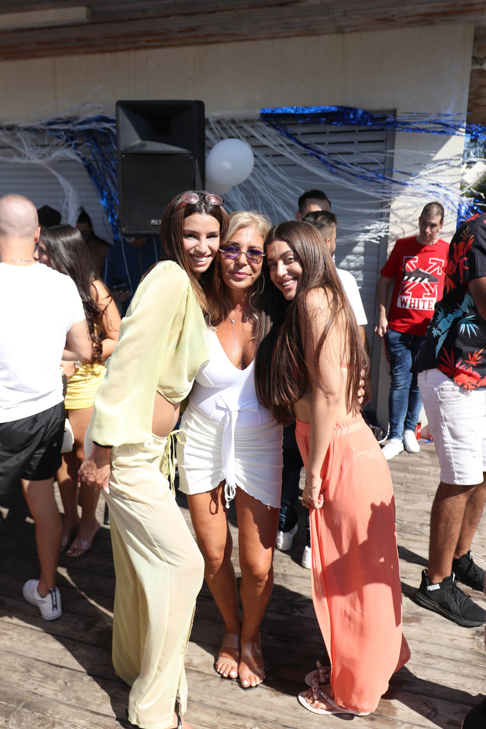 לינור סביניק, אילנית מזרחי, אלמוג חדד (צילום: אור גפן)