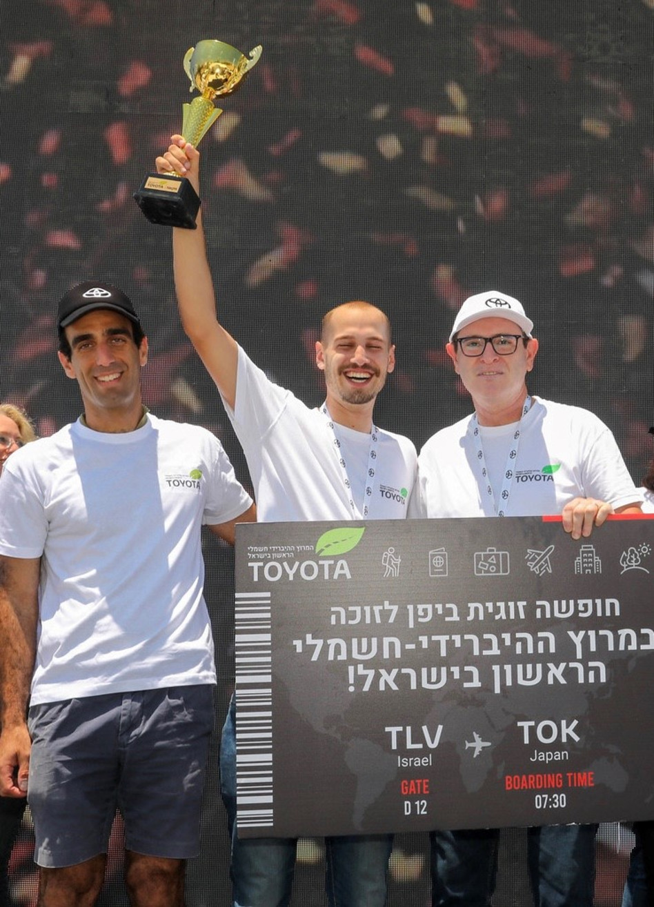 ברנדו וקסמן, אורי וקסמן ואנדרו חורש (צילום: רונן טופלברג)