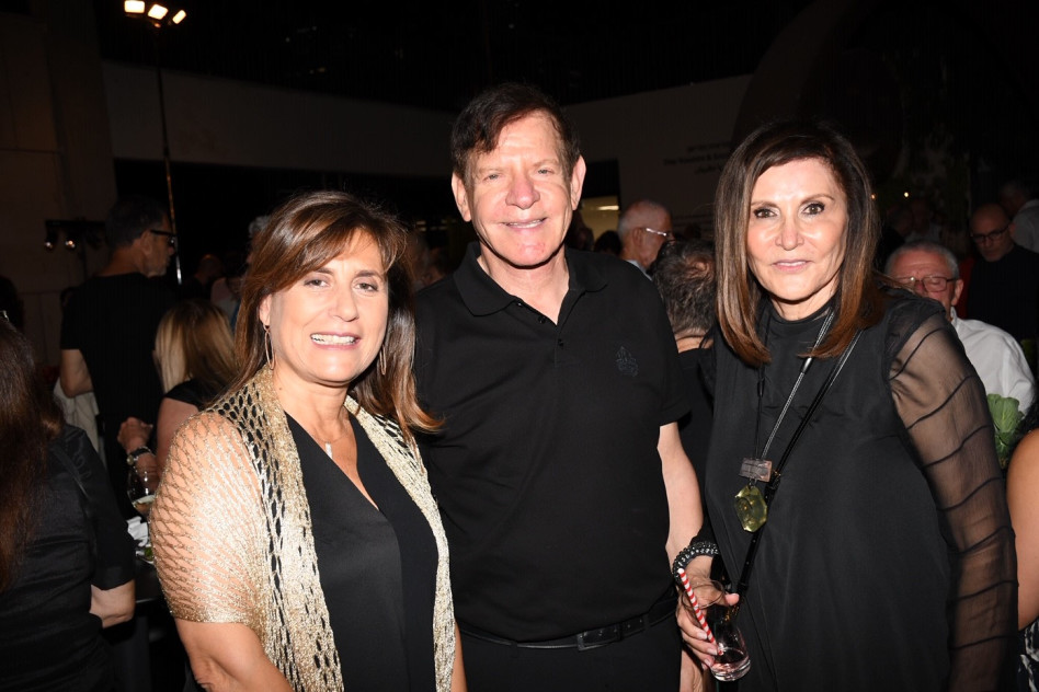 רחל ומשה ינאי וטניה כהן-עוזיאלי (צילום: אביב חופי)