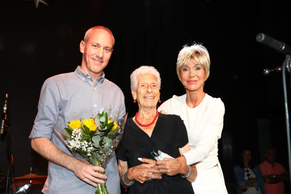 עירית אורן-גונדרס, שרה לוי וחילי טרופר (צילום: איציק בירן)