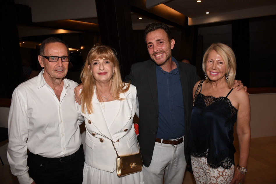 ליאורה שטרנברג, רן גואטה, מיכל פורר ומנחם שטרנברג (צילום: אביב חופי)