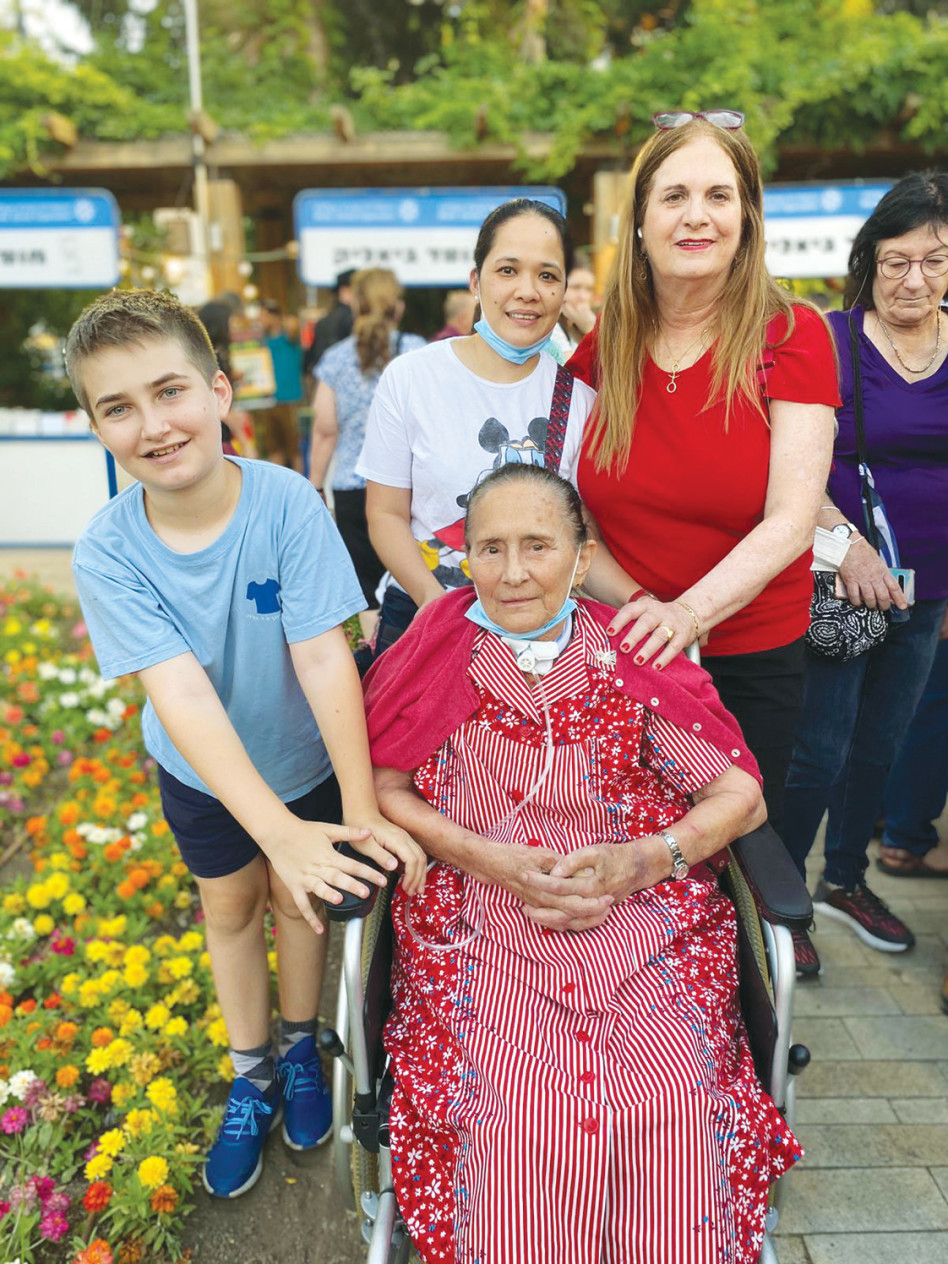 דליה הוכברג, יעל דיין  (צילום: פרטי)