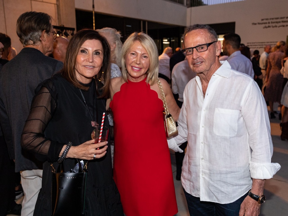 מנחם וליאורה שטרנברג ורחל ינאי (צילום: מולי גולדברג)