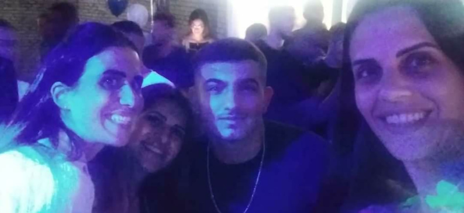 ליאם גולן באירוע בר המצווה של אלמוג (צילום: פייסבוק)