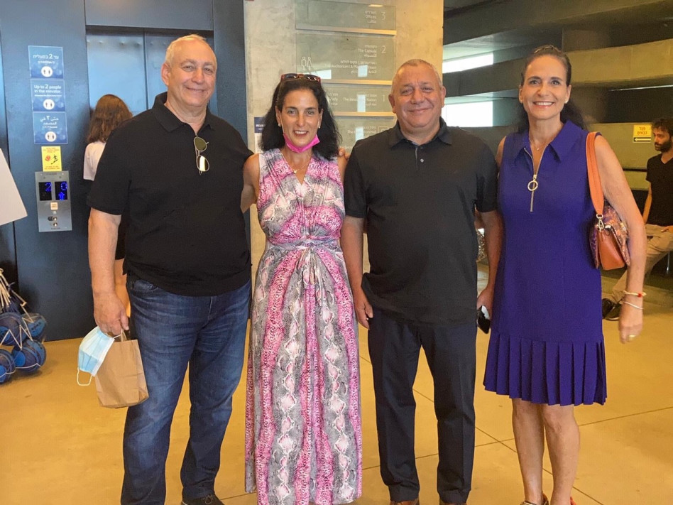 דפנה טריואקס וולקוביץ , גדי אייזנקוט, תמר טריואקס וחמי פרס (צילום: נאוה טרסי)