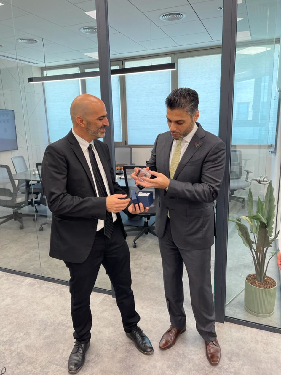 &nbsp;מוחמד אל-חאג'ה, ד''ר אסף טוקר (צילום: חברת מטריסלף)