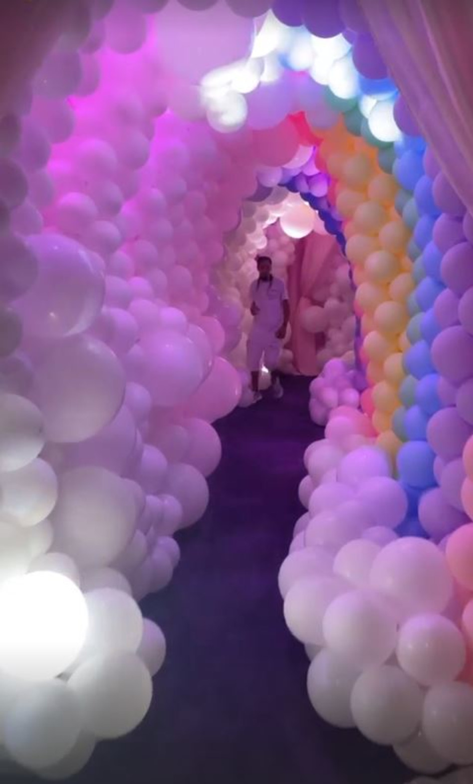 מנהרת בלונים (צילום: צילום מסך אינסטגרם)