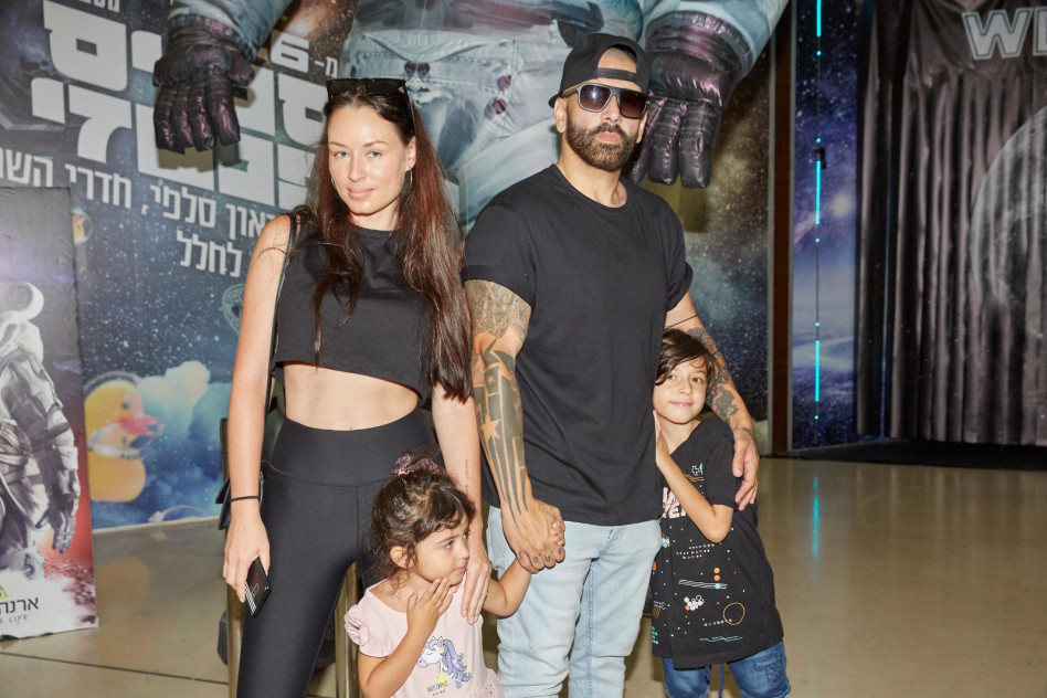 הצל ובני משפחתו (צילום: שוקה כהן)