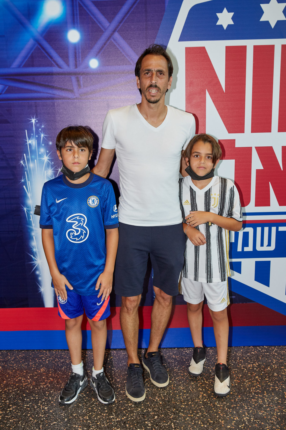 יוסי בניון והילדים (צילום: שוקה כהן)