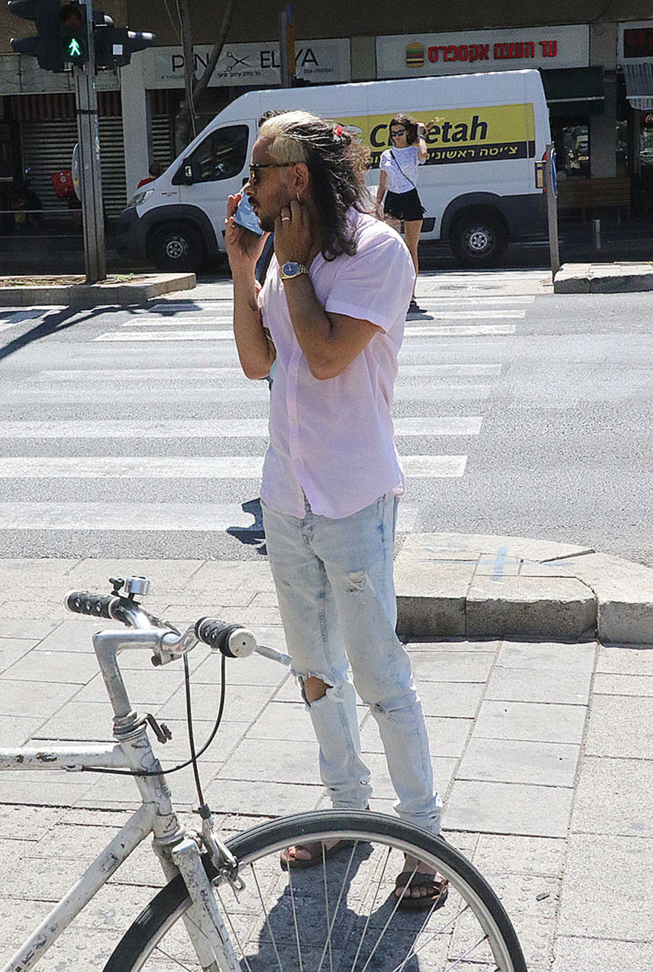 איבדת כיון? כאן כדי לעזור! ציון ברוך (צילום: פול סגל)