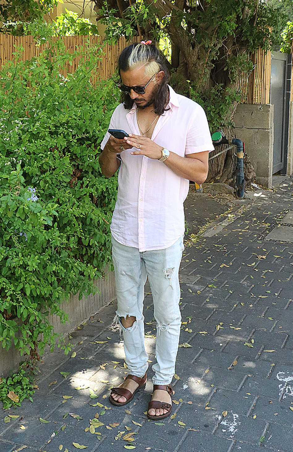 אתה קורע אותנו מצחוק, אבל מה עם איזה חיוך קטן? ציון ברוך (צילום: פול סגל)