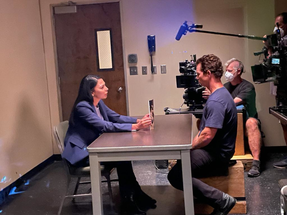 מורן אטיאס על סט הסדרה ''ממלכת החיות'' (צילום: עיבוד תמונה: קרן סעד)