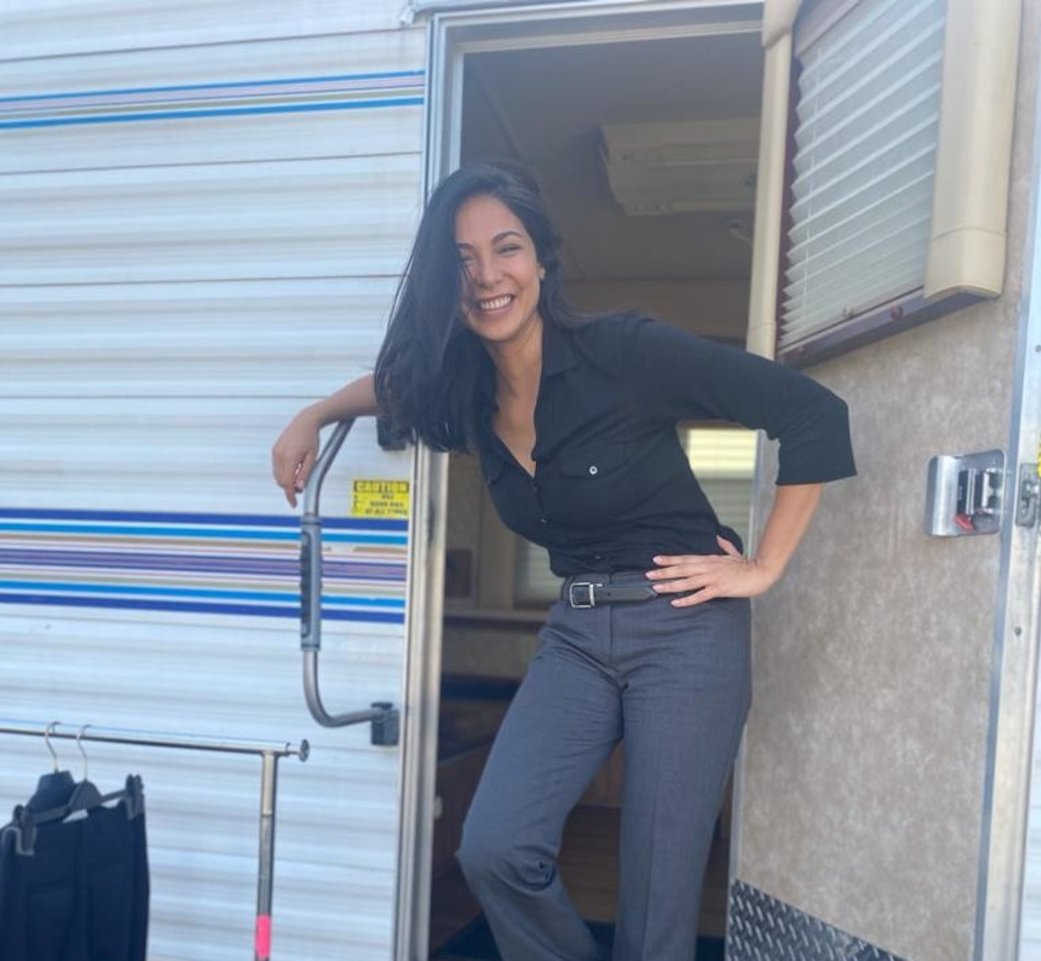 מורן אטיאס על סט הסדרה ''ממלכת החיות'' (צילום: עיבוד תמונה: קרן סעד)