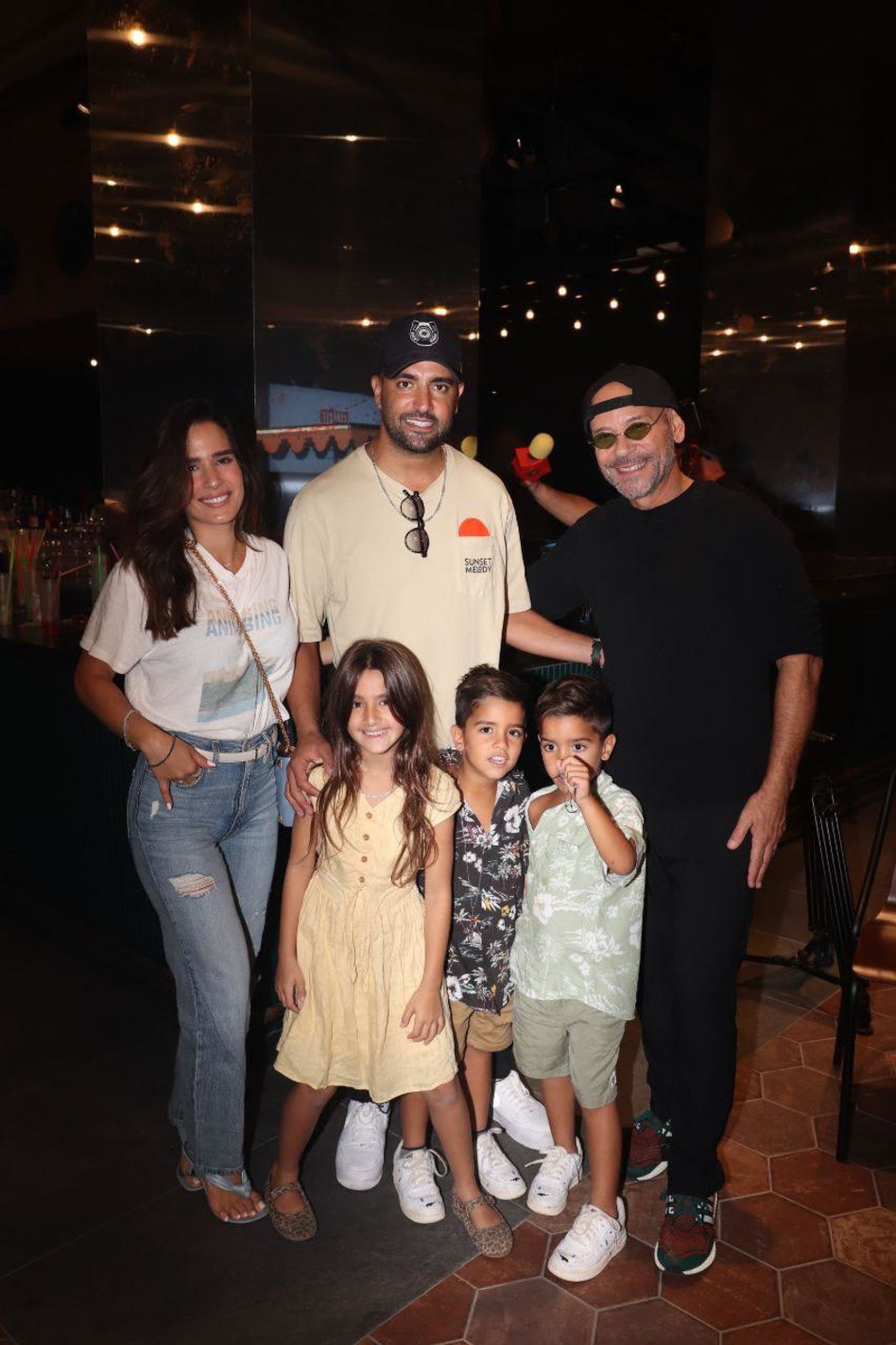 רמי קליינשטיין, משה פרץ, ירדן והילדים (צילום: אור גפן)