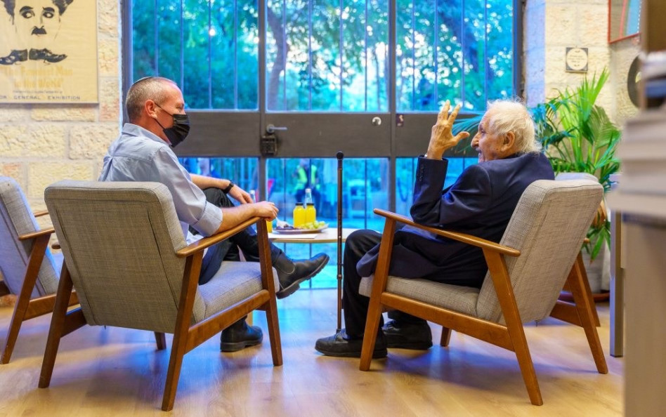 א.ב. יהושע וחילי טרופר (צילום: איתמר גינזבורג)