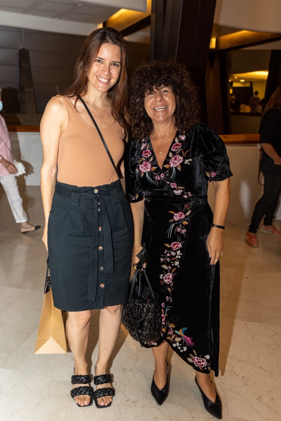 מיכל רכבי וקרן ארזי (צילום: מולי גולדברג)