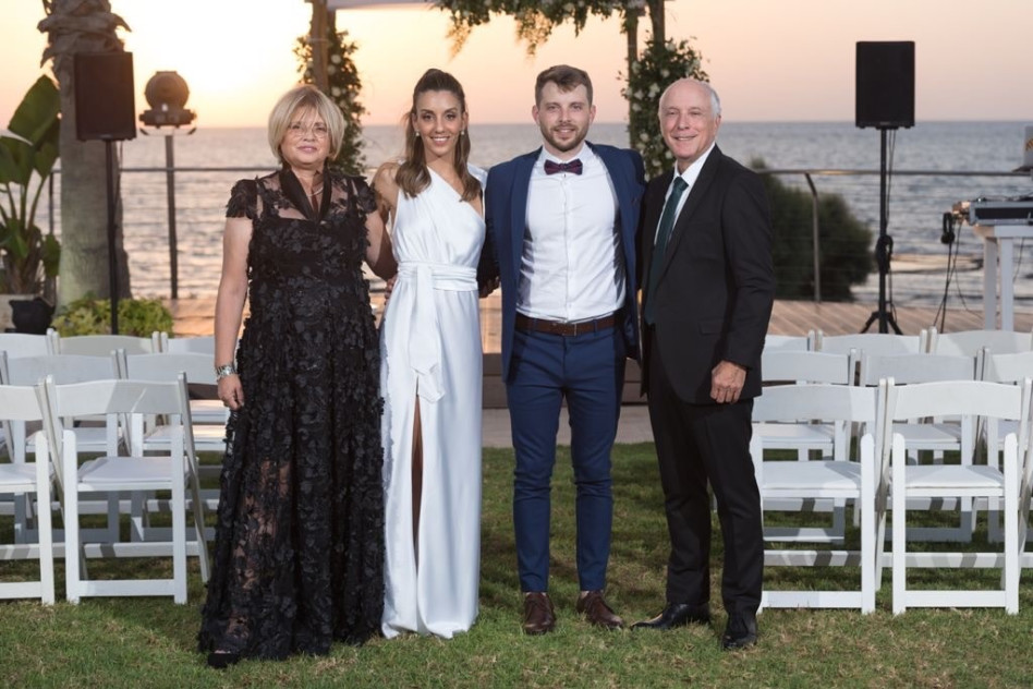 אבי יעקובוביץ, אלעד יעקובוביץ, נועה שוחט ודיטה יעקובוביץ (צילום: LUZ צלמים)