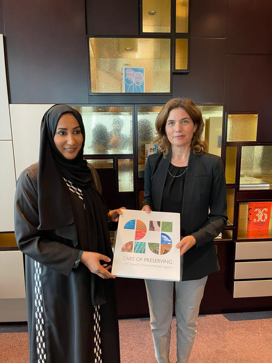 תמר זנדברג וד''ר שייקאה סאלם אל דהרי (צילום: קונסוליית ישראל בדובאי)