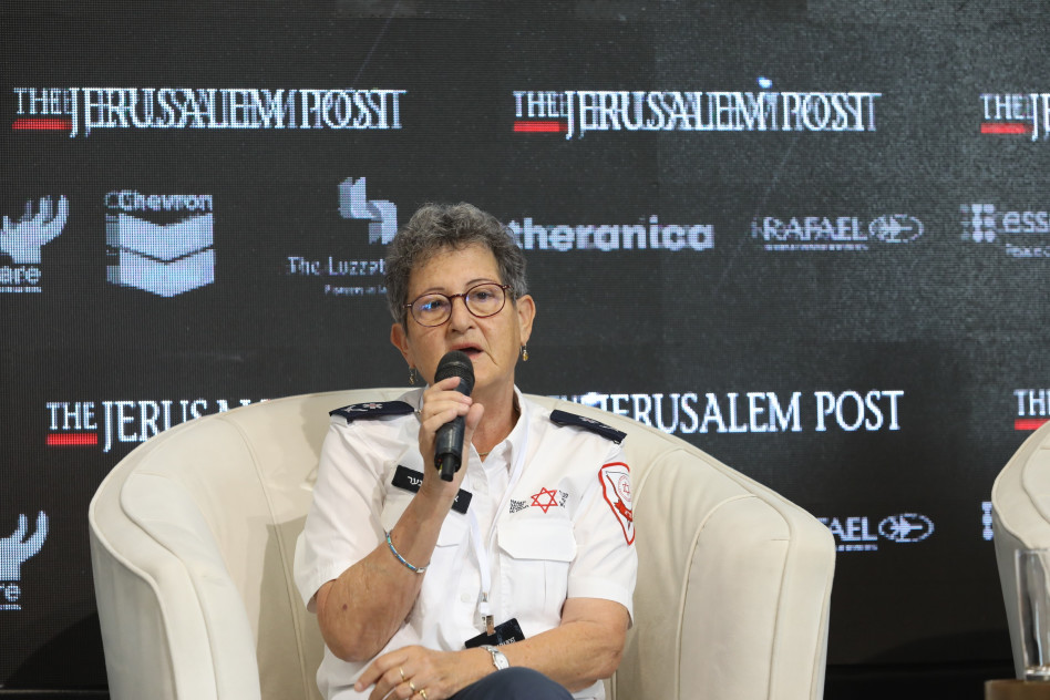 ד''ר איילת שנער, מנהלת שירותי הדם של מגן דוד אדום בישראל (צילום: אבשלום ששוני, מארק ישראל סלם)