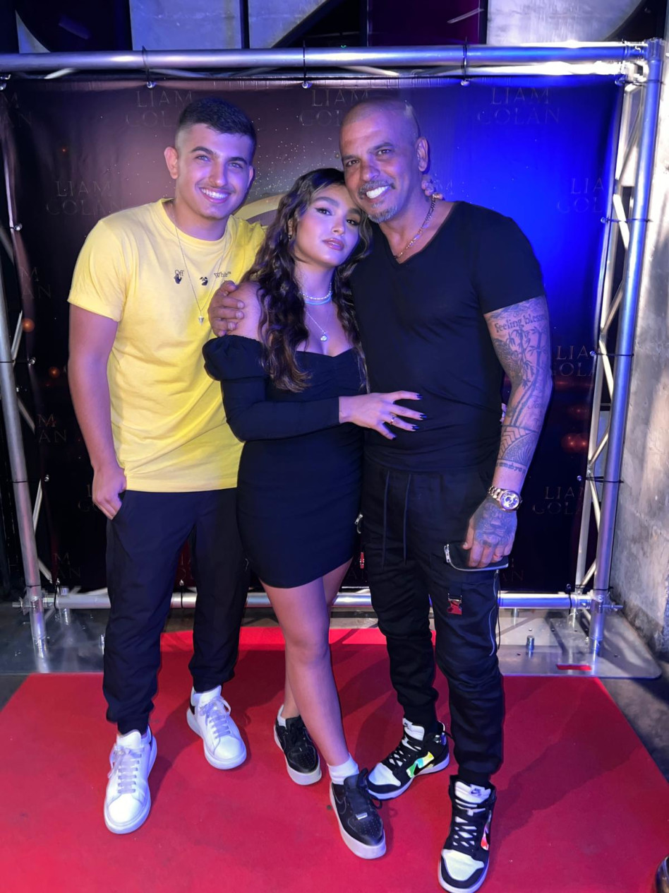 אייל גולן, אלין גולן, ליאם גולן (צילום: עדן בן הרוש)