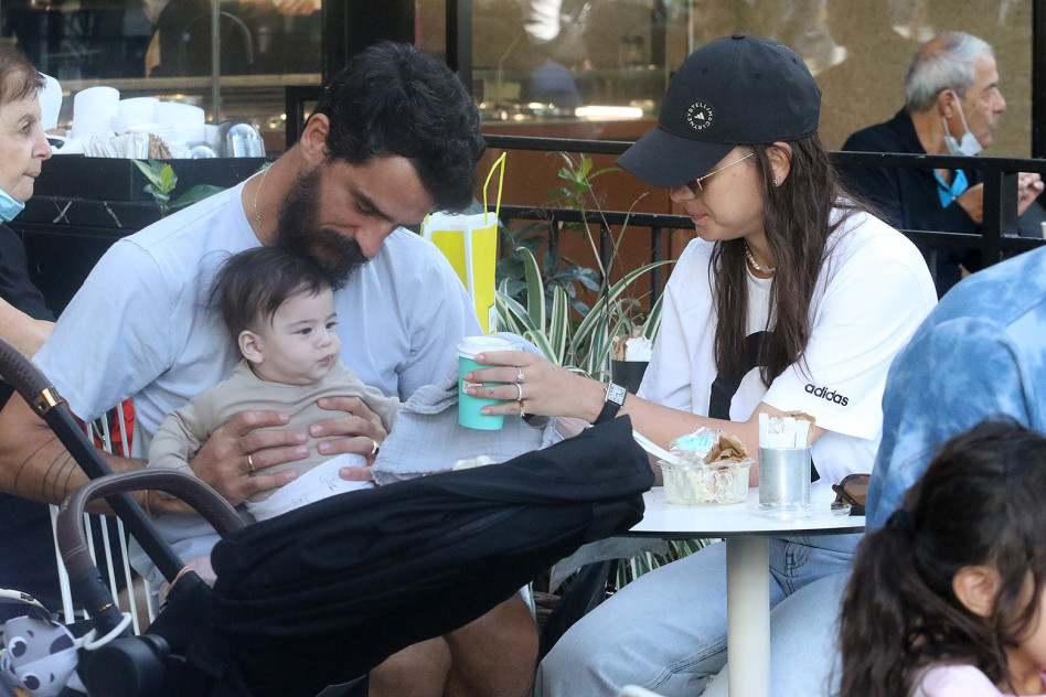 איזה מתיקות. אנה ארונוב, אייל אלגבי, אדם אלגבי (צילום: פול סגל)