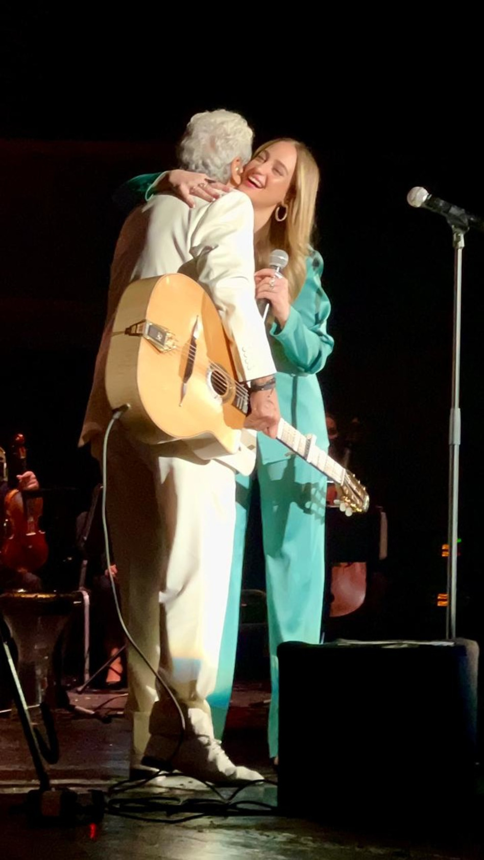 ואלרי חמאתי ואנריקו מסיאס בהופעה (צילום: באדיבות בנייני האומה ירושלים)