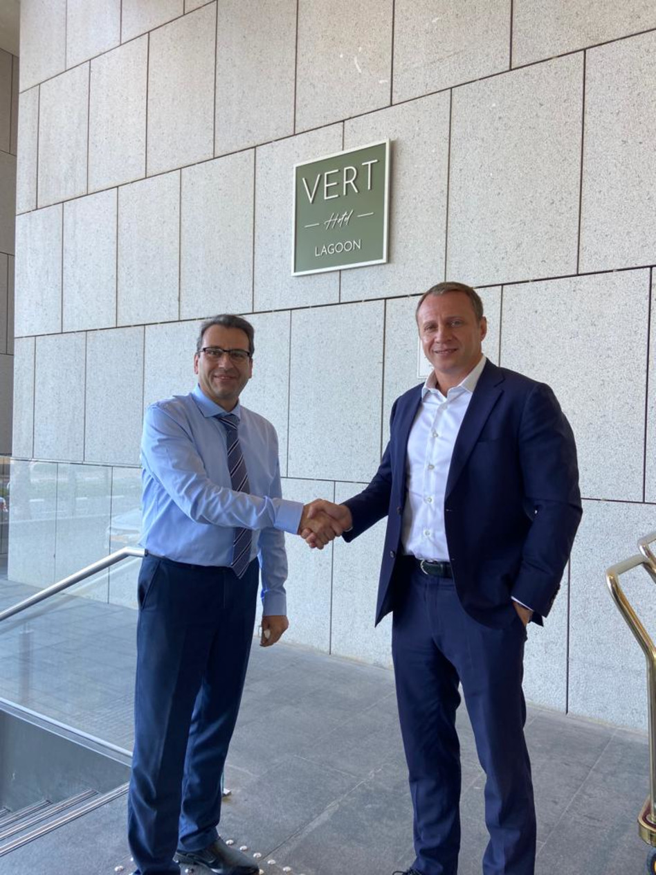 יואל רזבוזוב ואילן לוי (צילום: אלון גונן)