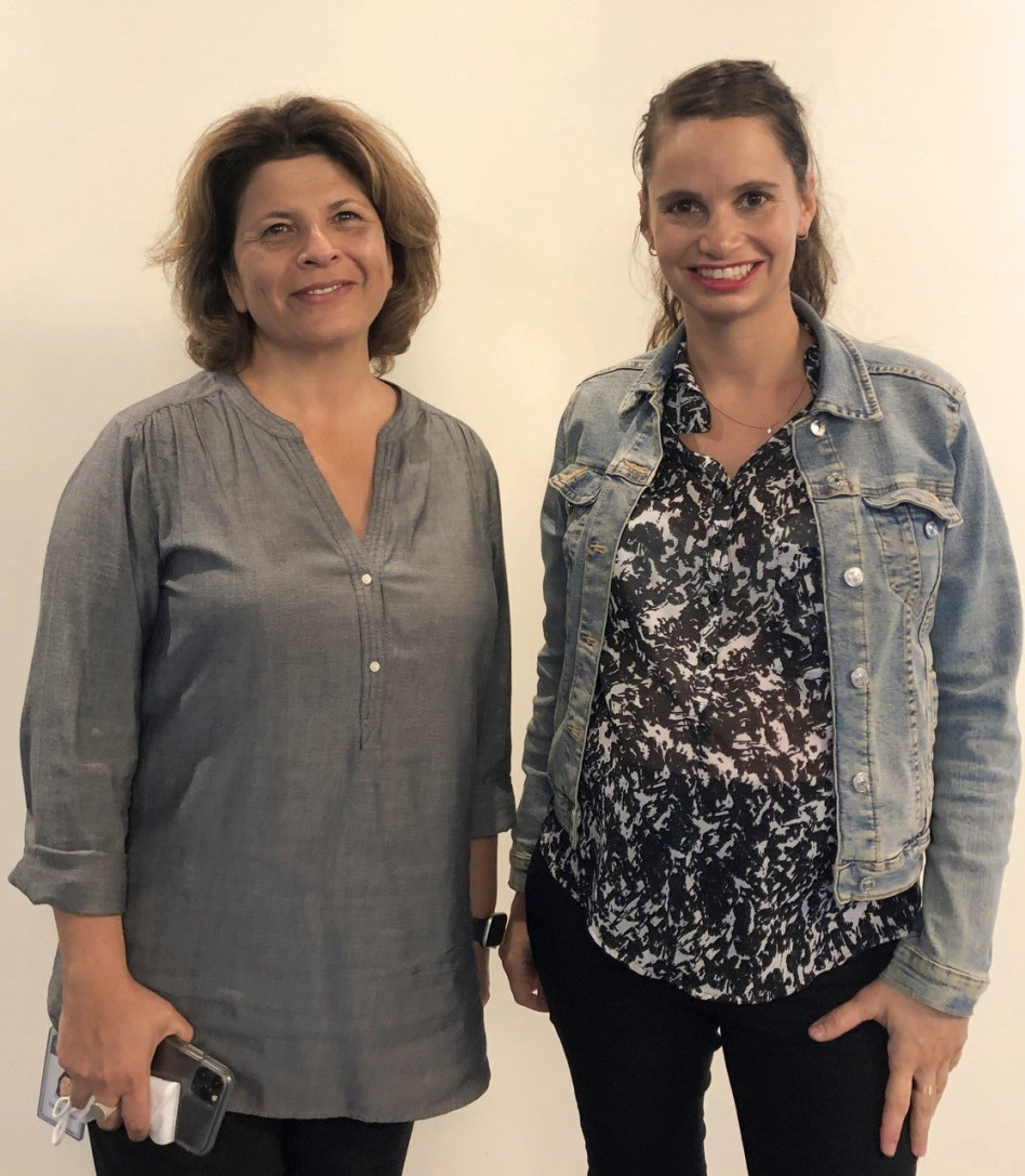 נטע שרייבר ואסנת תירוש&nbsp; (צילום: תמי הוניגמן )