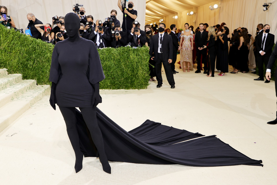 קים קרדשיאן בנשף ה''מט גאלה'', 2021 (צילום: Mike Coppola/Getty images)