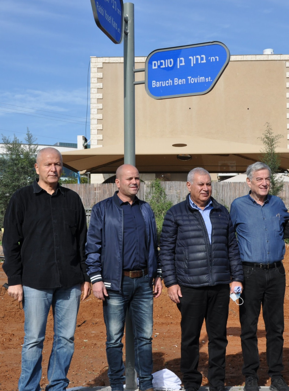 בן טובים, ראש העיר הממונה, בועז יוסף, מנכ''ל העירייה עופר אזרד ויו''ר וועדת המשותפת, יוסי חדד (צילום: יהודה כרמל)