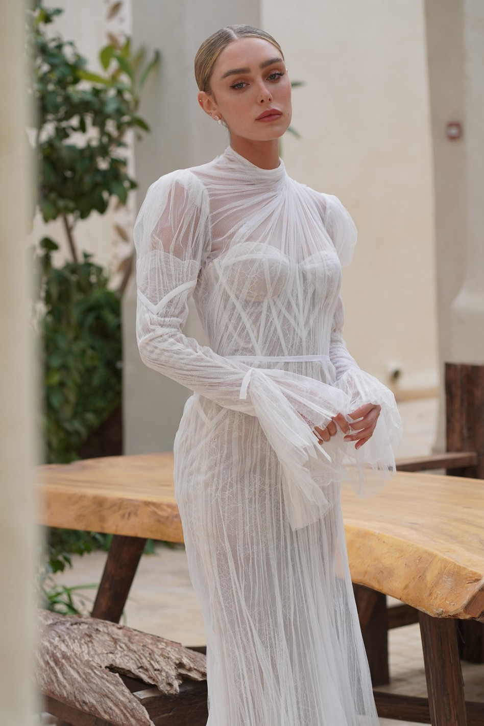 דוגמנית שמלות הכלה עומר נודלמן (צילום: מייגן מיימון)