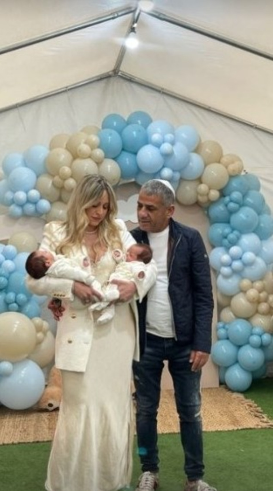 יוכי אפוליאון בן הזוג והתאומים (צילום: צילום מסך אינסטגרם)