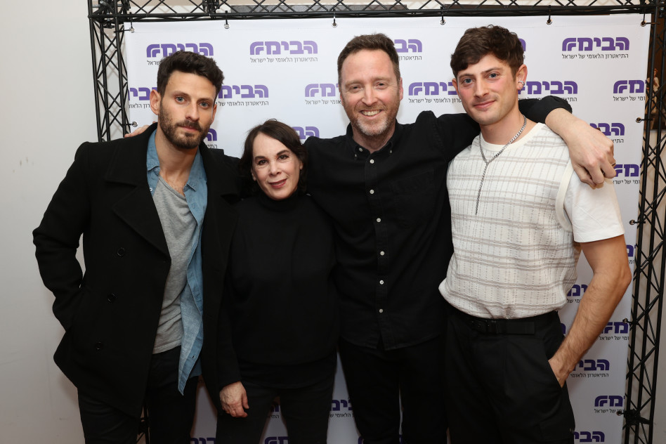 כוכבי הערב. עמית רהב, המחזאי איתי סגל, אורלי זילברשץ ודניאל ליטמן (צילום: איציק בירן)