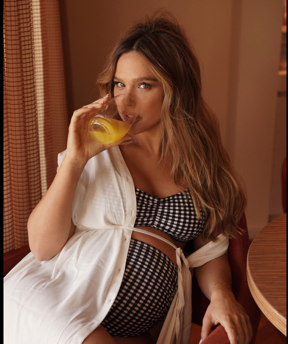 בחודש מתקדם להריון אגם רודברג בקמפיין חדש (צילום: גיא כושי ויריב פיין)