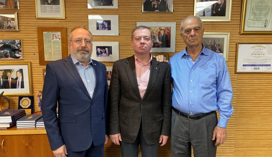 אוריאל לין, יבגן קורניצ'וק ורועי רוזנק (צילום: יח''צ דוברות לשכת המסחר תל אביב והמרכז)