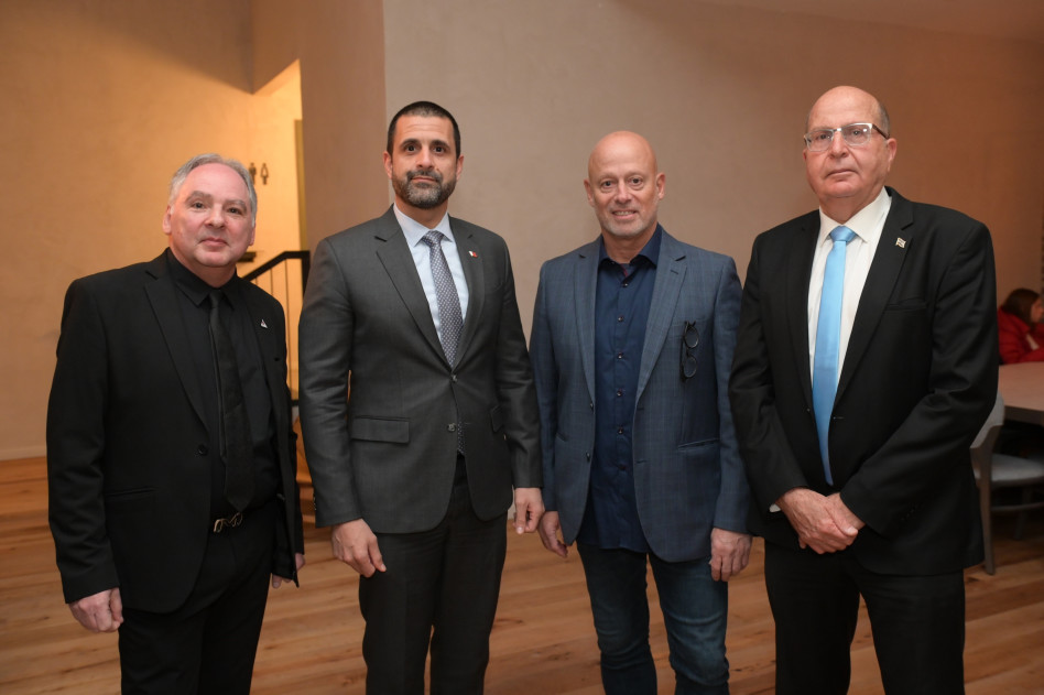 משה בוגי יעלון, תומר אבנון, שגריר בחריין ח'אלד יוסף אל-ג'לאהמה ומתי וינברג (צילום: אביעד וייצמן)