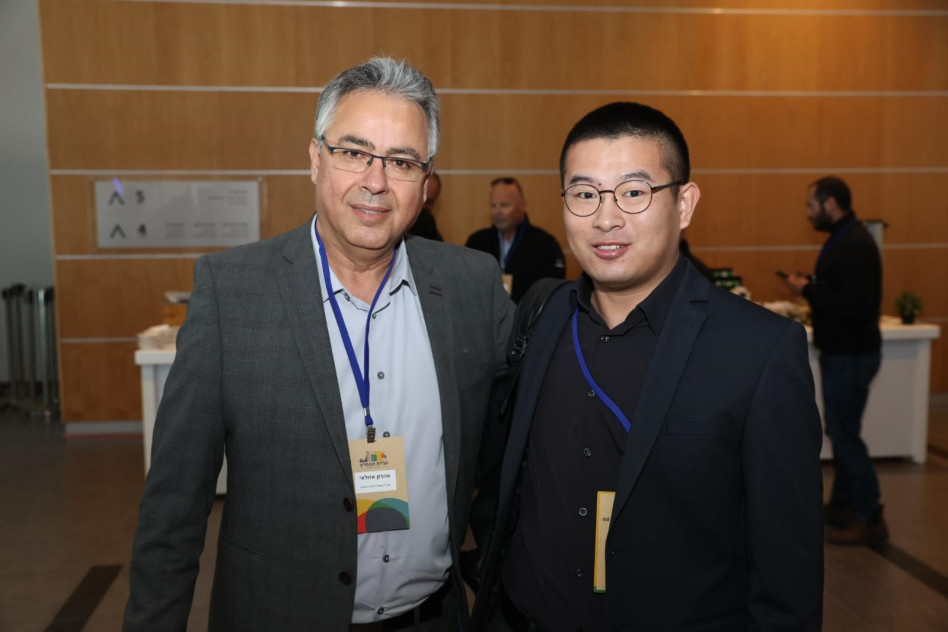  אהרון אזולאי ו-ואנג קאנג (צילום: עודד קרני)