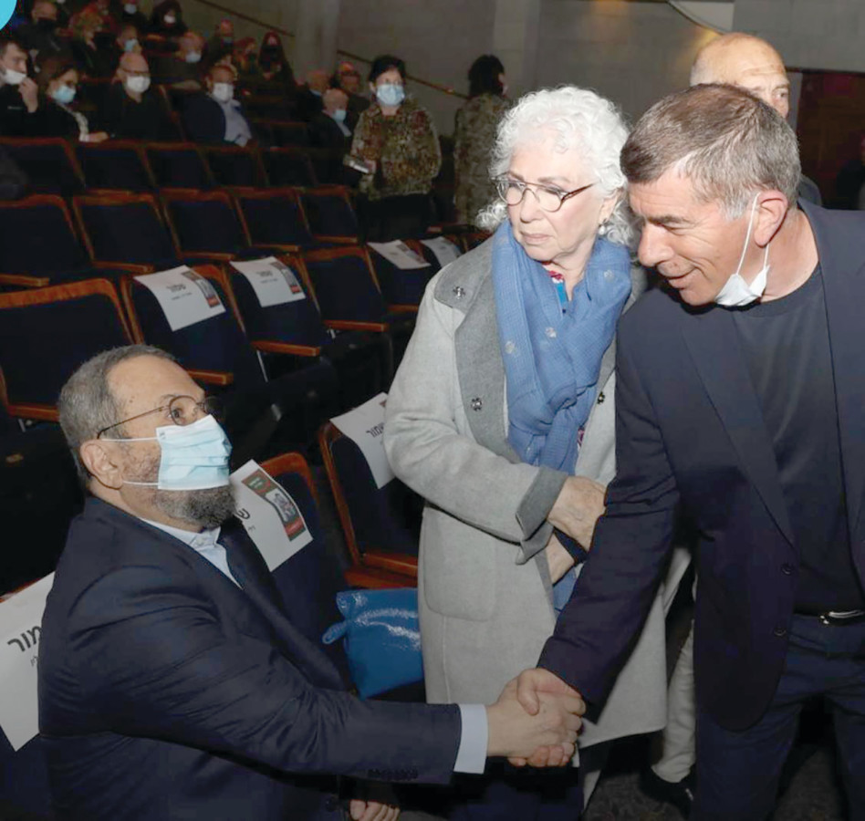 גבי אשכנזי, נילי פריאל ואהוד ברק (צילום: איציק בירן)