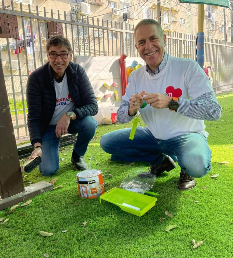 אייל מליס וגבי וייצמן (צילום: יח''צ תנובה)