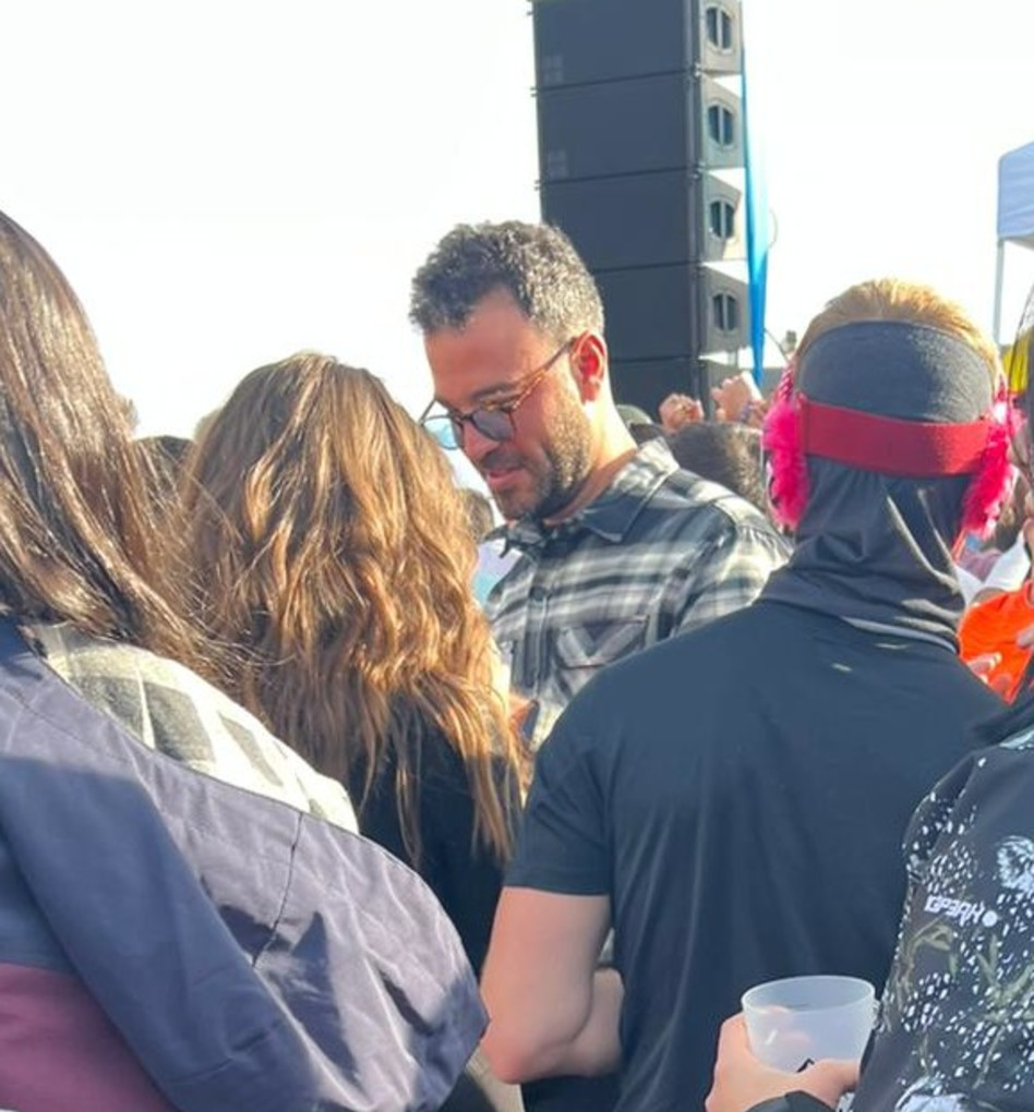 חושבים שהצליחה לגרום לאייל לקנא? (צילום: באדיבות ישראל בידור)