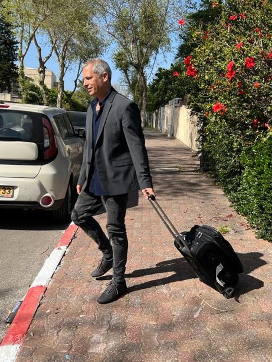 חליפה לכמה רגעים בלבד. גיא שיקר (צילום: מתן צור)