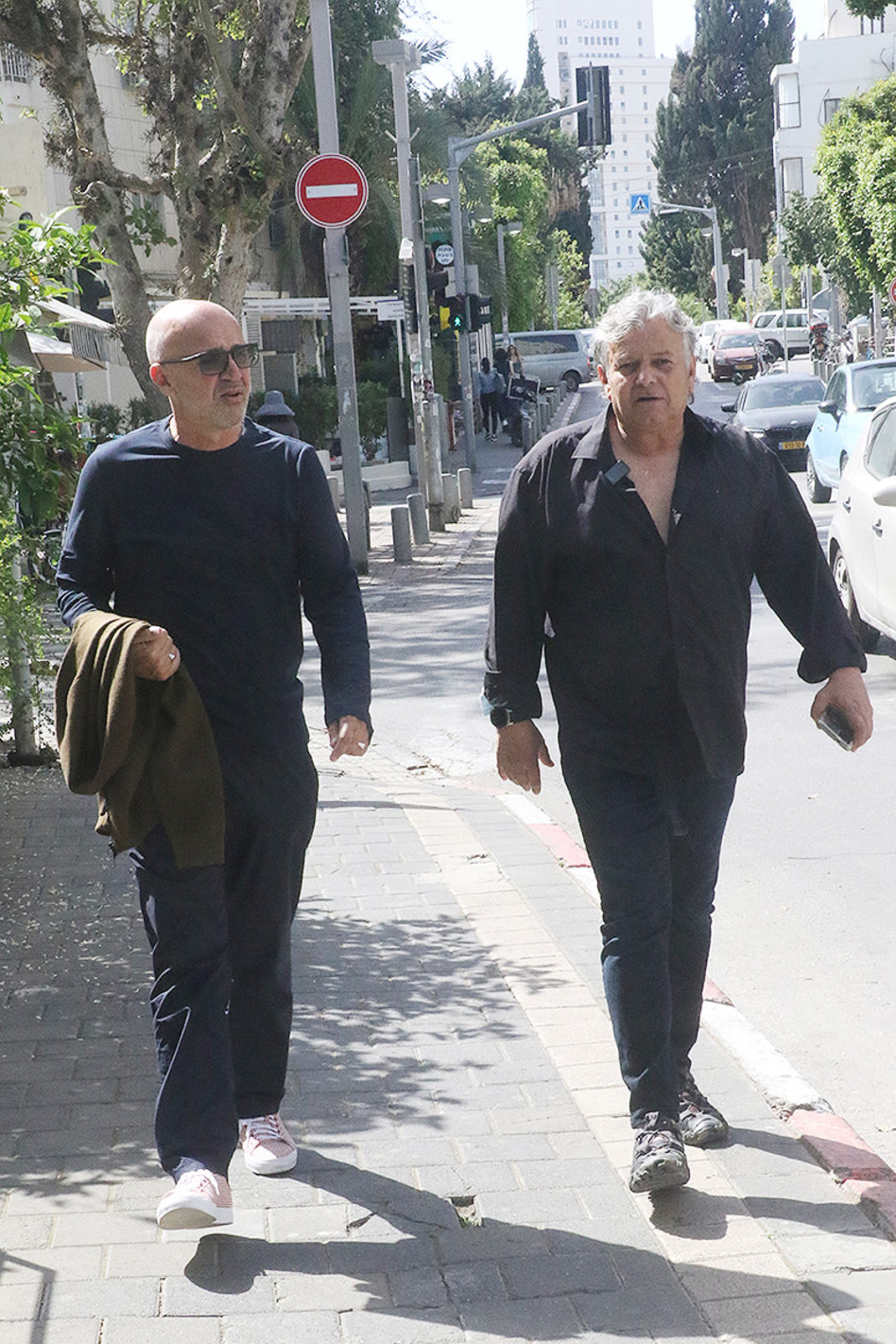 מפיקים וזהו? גל אוחובסקי ואנונימי (צילום: פול סגל)